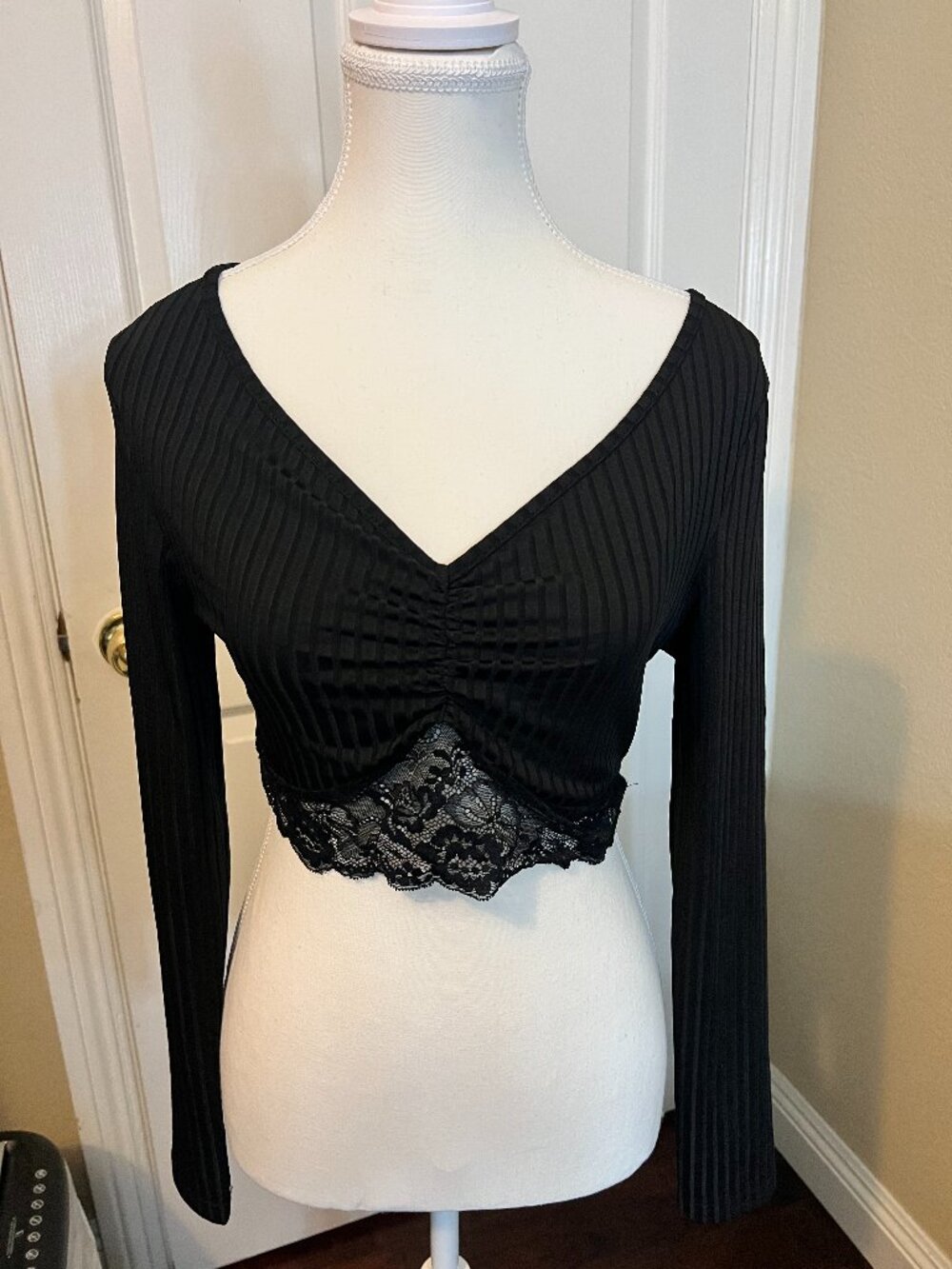 Shein Lace Trip Cropped Long Sleeve
